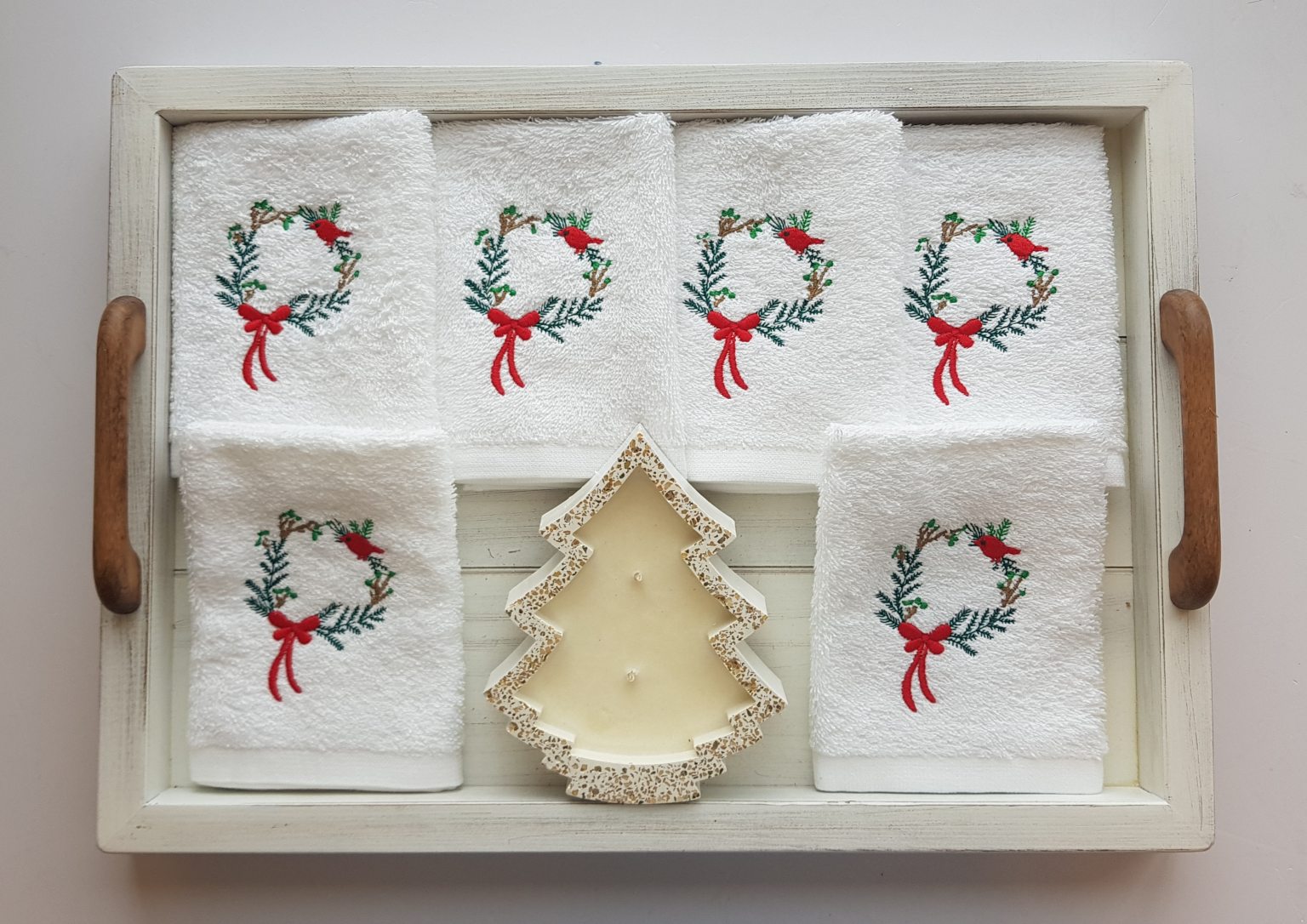 Gift set with guest towels & fir tree candle